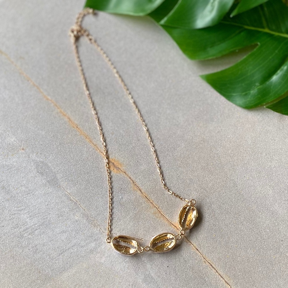 New Boho Cowrie 3 Shell Gold Tone Choker Necklace - Picture 7 of 8